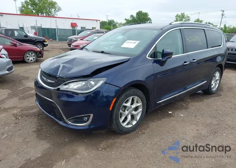 2018 Chrysler Pacifica Touring L Plus z USA, uszkodzony, nr VIN 2C4RC1EG1JR212407